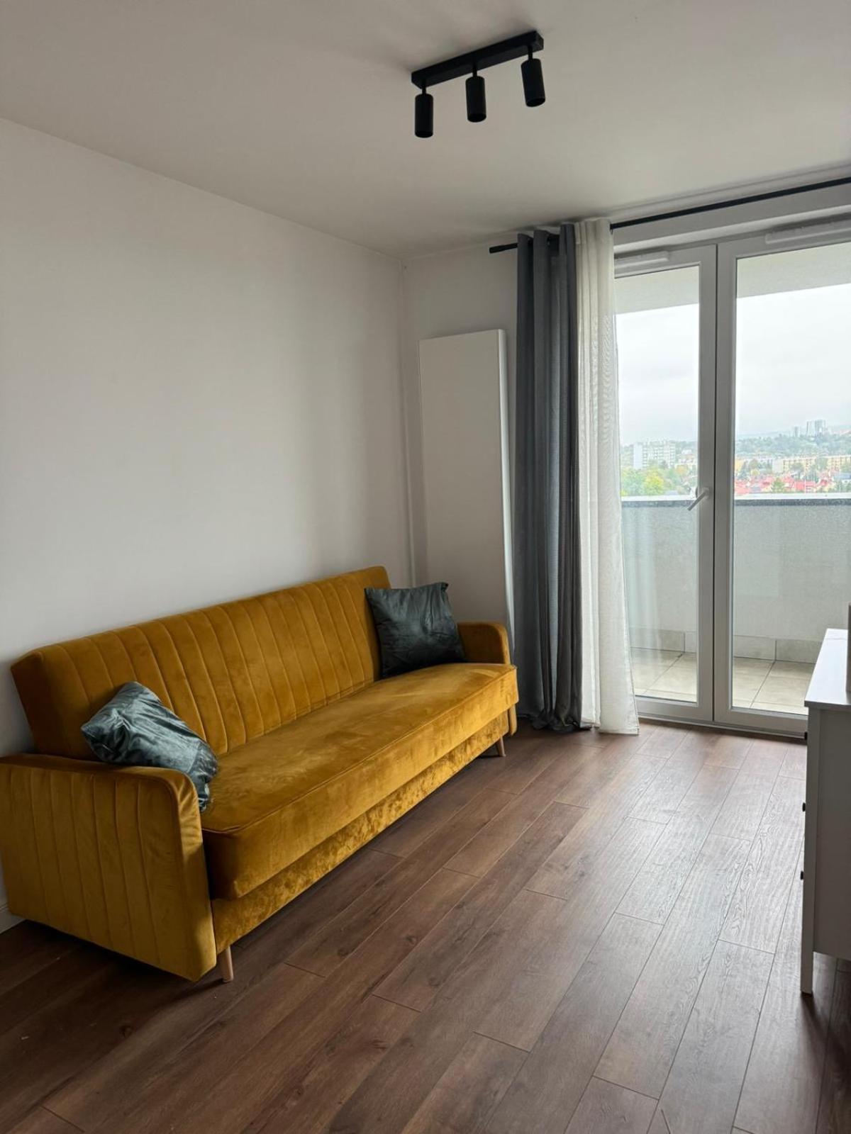 Sky Tower Self Check In 1 Bedroom Apartment Rzeszow Bagian luar foto