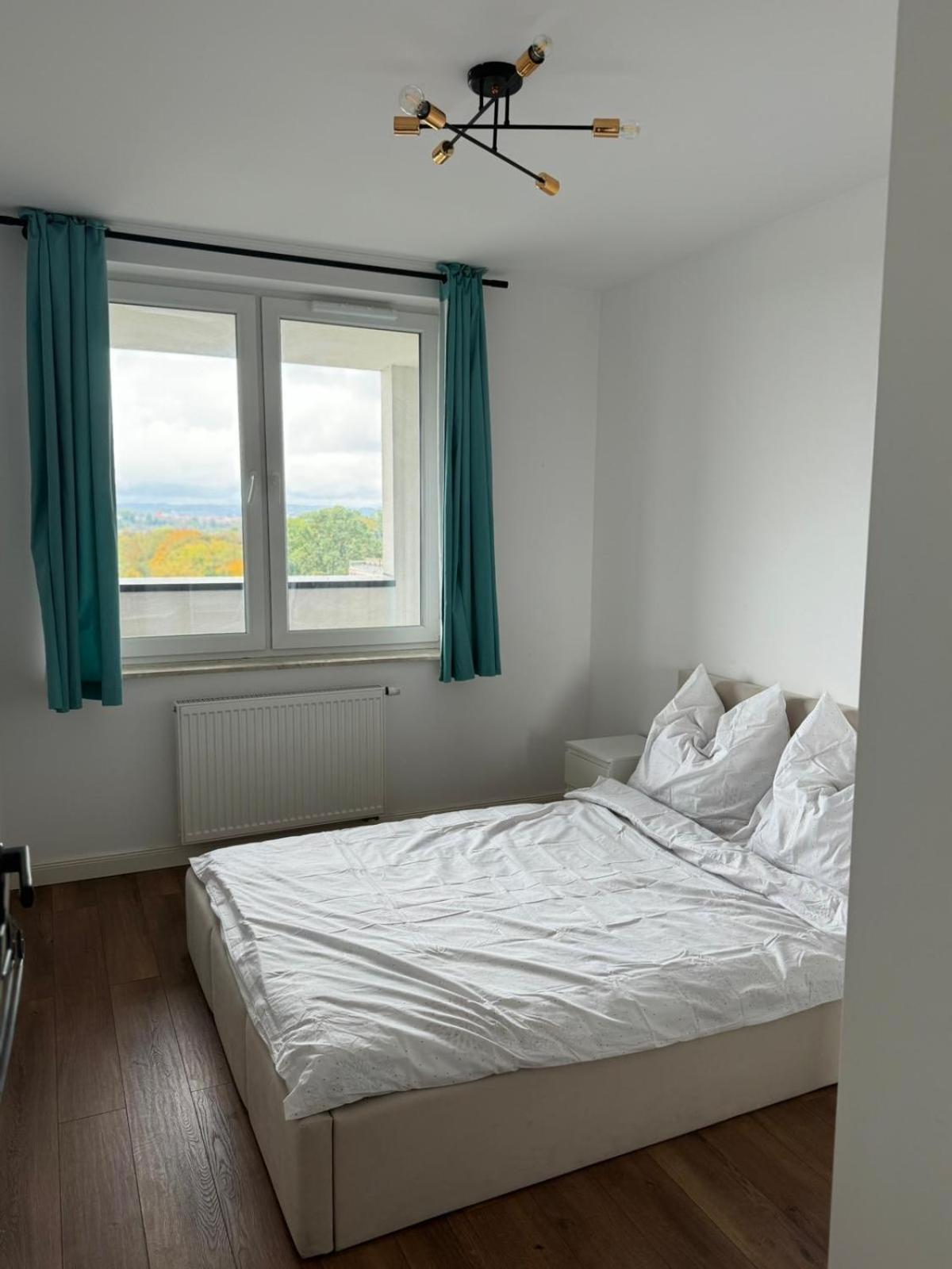 Sky Tower Self Check In 1 Bedroom Apartment Rzeszow Bagian luar foto