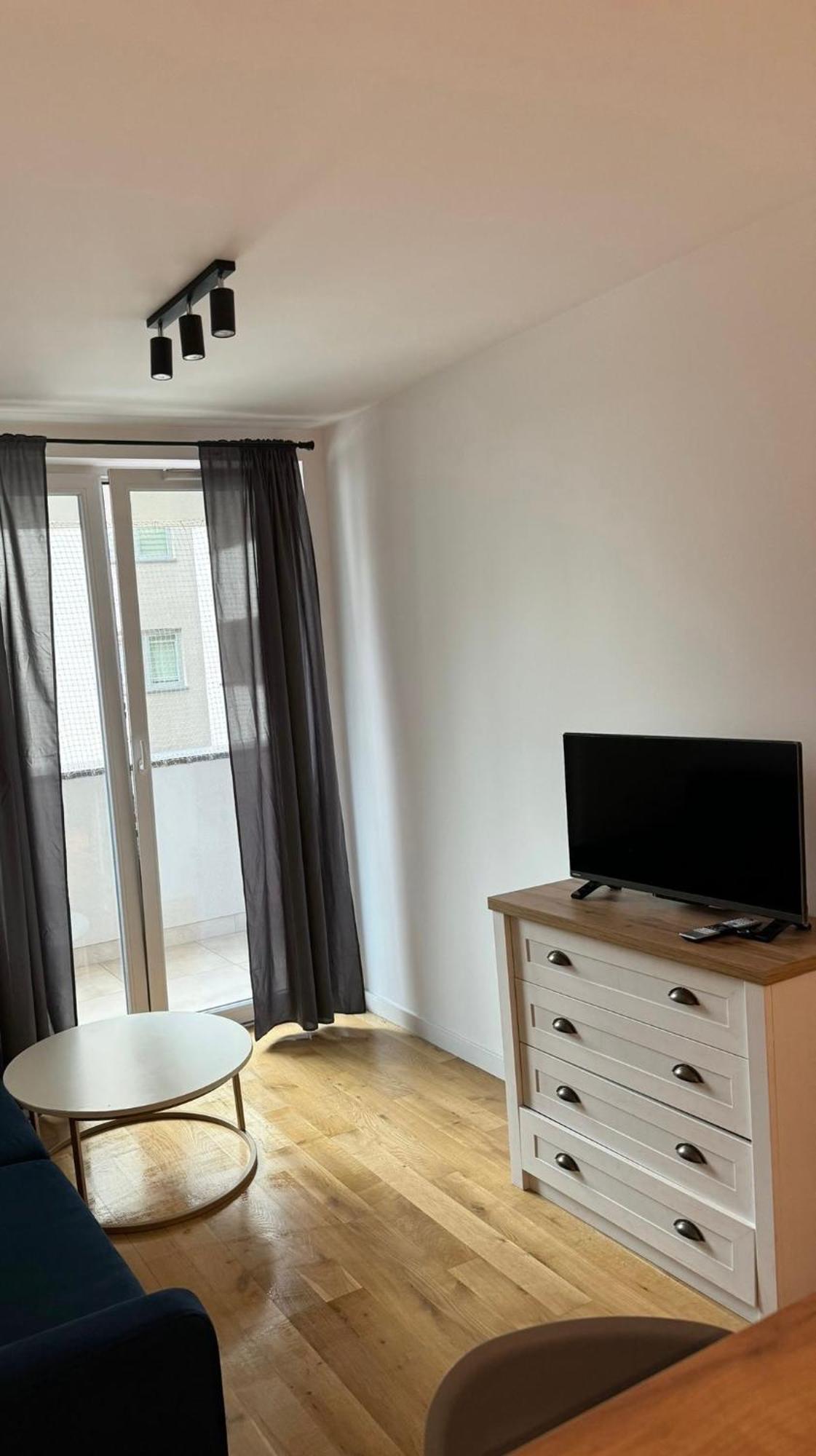 Sky Tower Self Check In 1 Bedroom Apartment Rzeszow Bagian luar foto